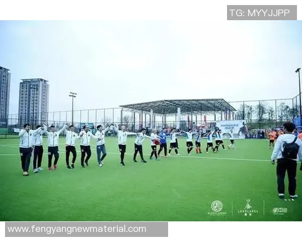 成都足球队在冠军赛中的灵活战术展现与团队协作分析